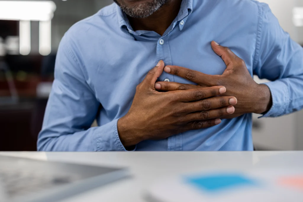 Can Mold Cause Pneumonia? 2 A man experiencing chest pain due to increase symptom of pneumonia.